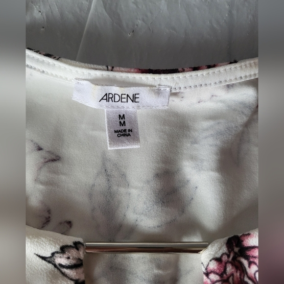 Ardene Floral Blouse - White and Pink,  Size Medium - Picture 3 of 4
